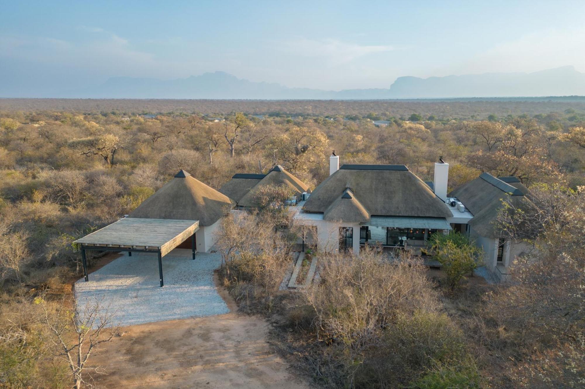 Villa Lanterfant - Luxury Stay In Nature - Solar Powered Hoedspruit Exterior foto